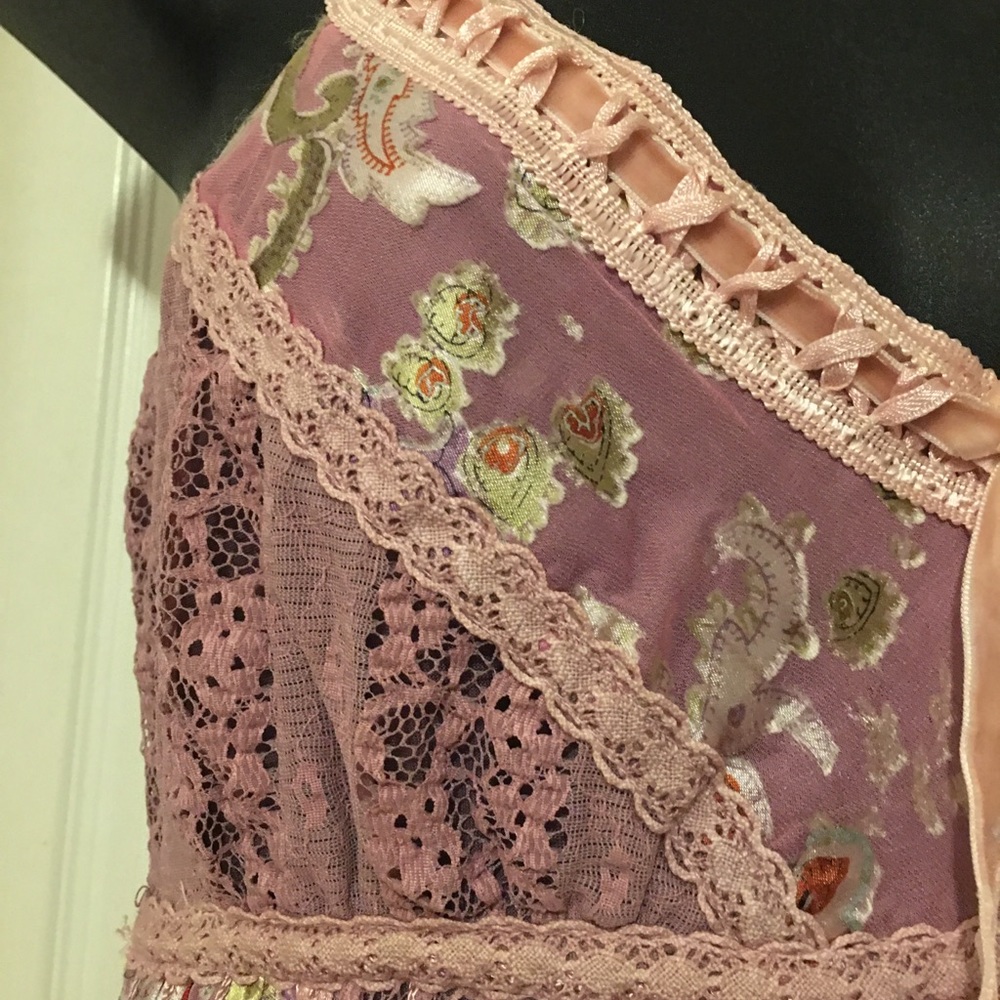Mauve pink lavender lace velvet short dress - Picture 4 of 8